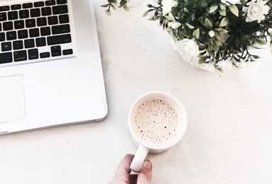 开云体育网址-铁杆粉丝！詹姆斯晒俄亥俄州大橄榄球队定制耳机 期待新赛季