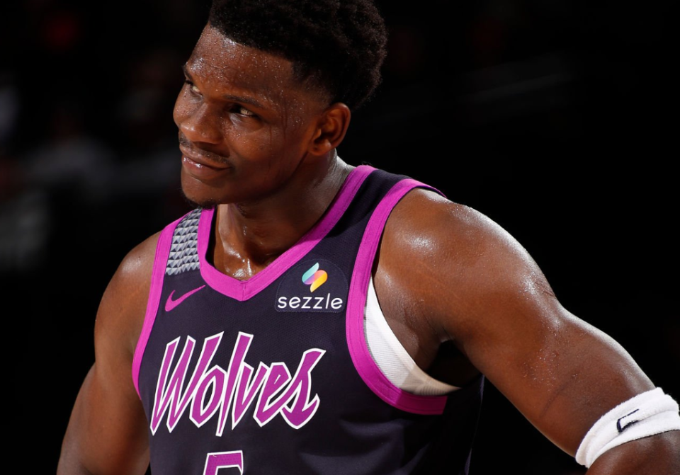 kaiyun-NBA官宣两张罚单：华子贝恩用力把球扔向观众席 各罚25000美元